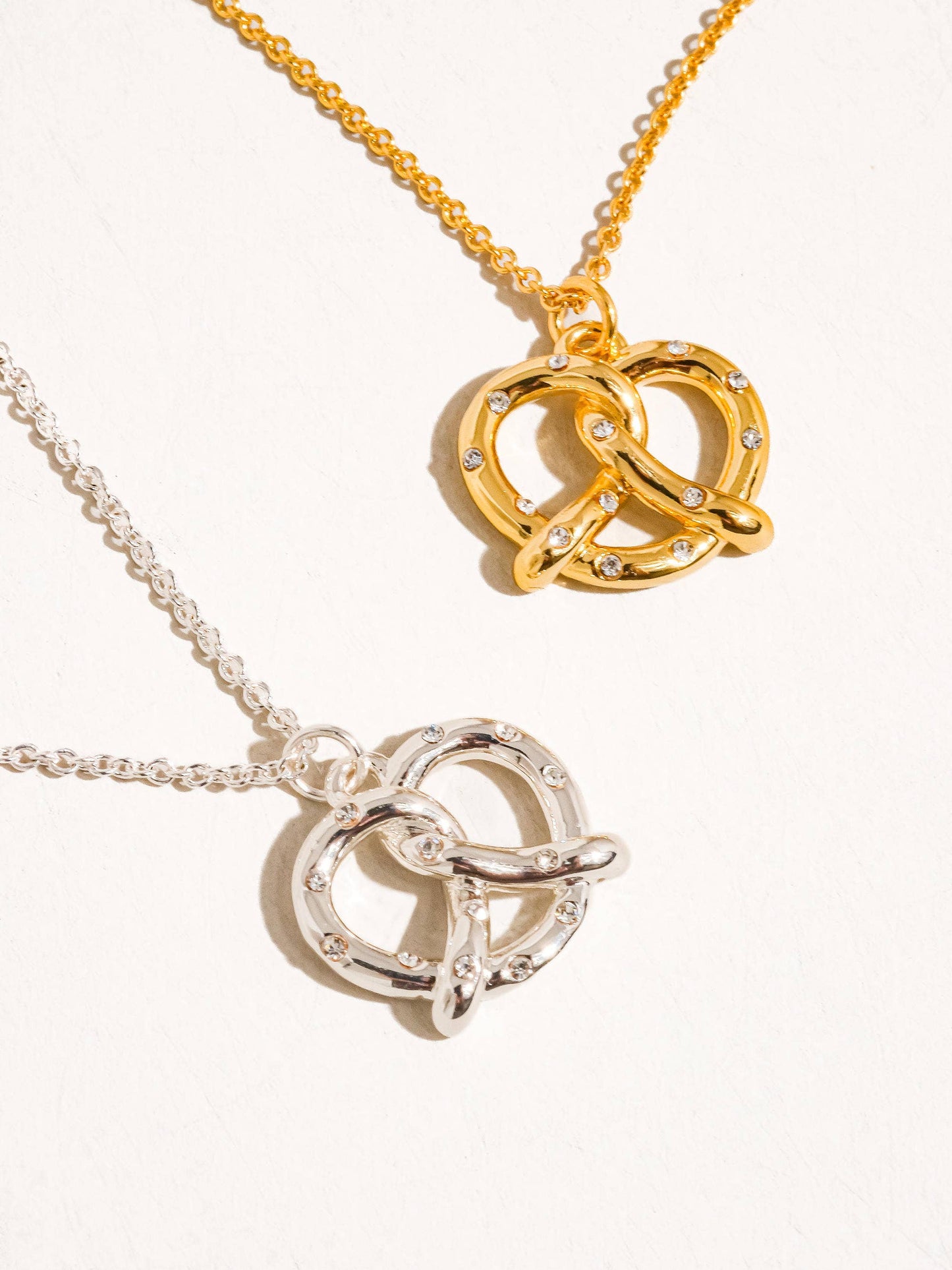 Berneen 18K Gold Vintage Pretzel Necklace Flânerie by MAIQ