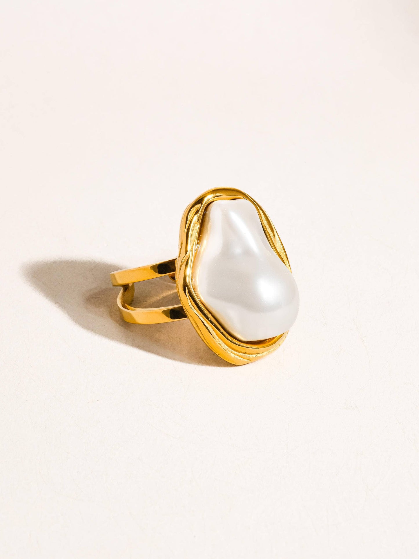 Cameron 18K Gold Non-Tarnish Classic Pearl Round Ring Flânerie by MAIQ