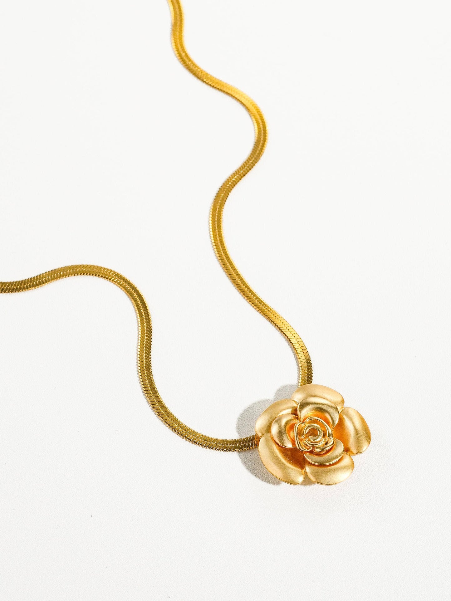 Aurelia 18K Gold Vintage Camellia Floral Necklace Flânerie by MAIQ