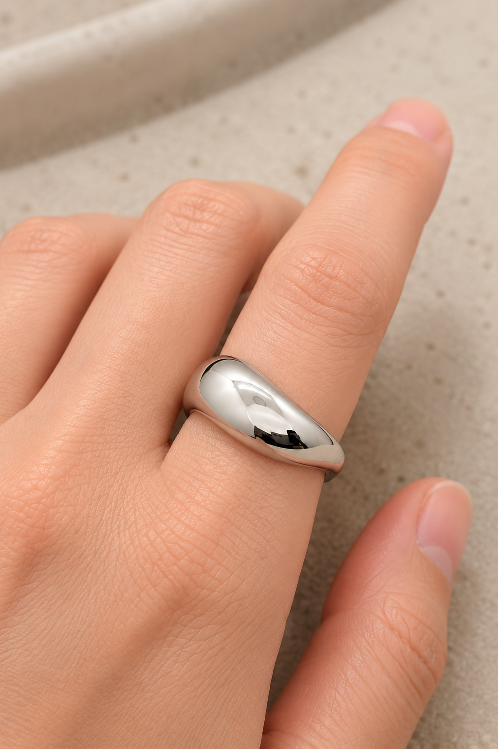 Glossy Wave Silver Ring Mio Queena