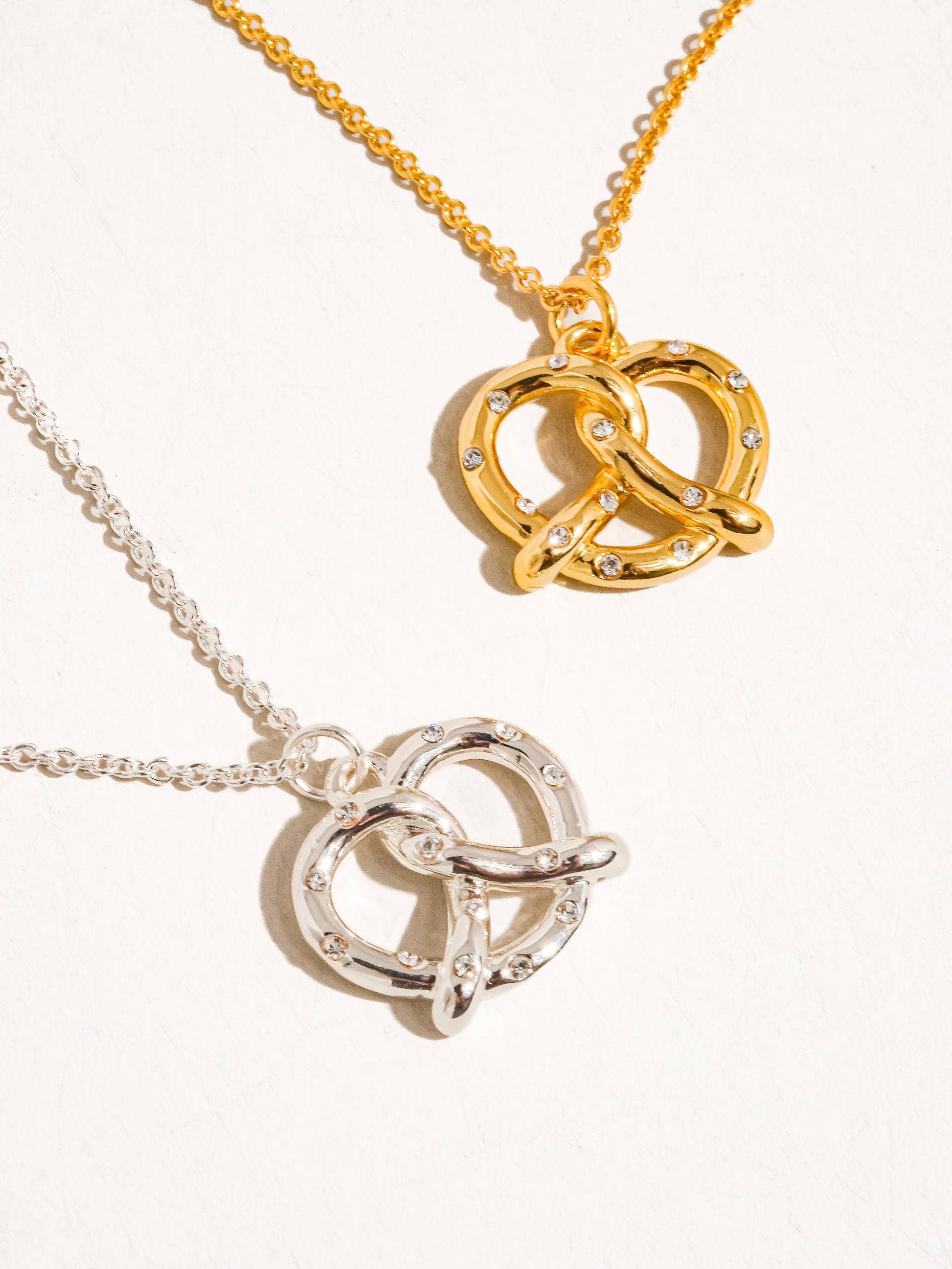 Berneen 18K Gold Vintage Pretzel Necklace Flânerie by MAIQ