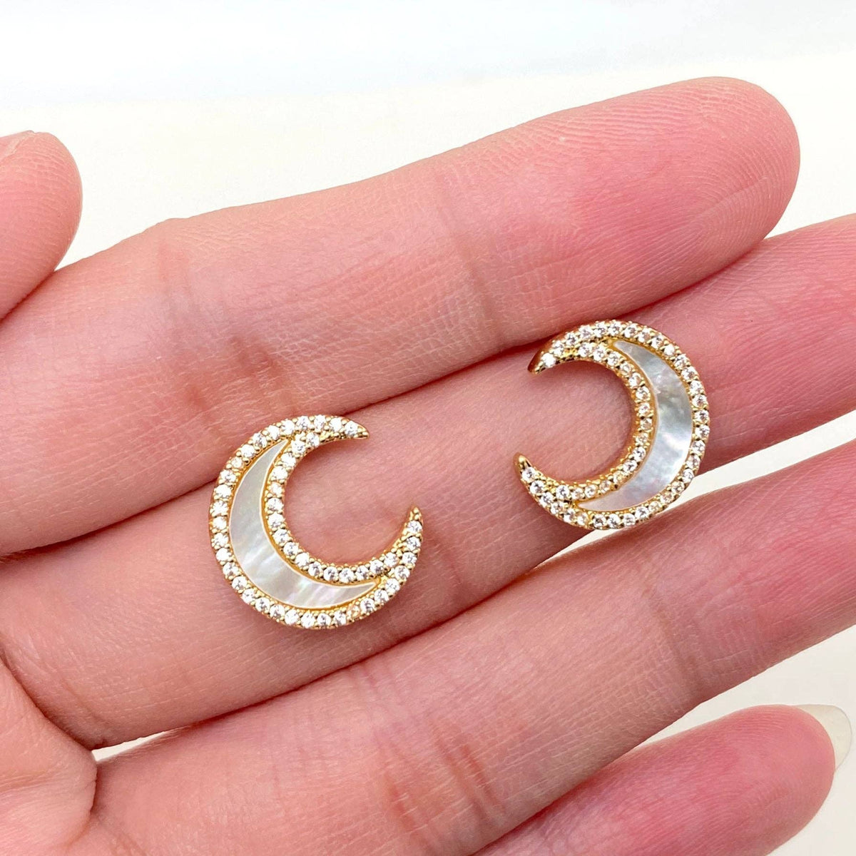 Sparkling Cubic Zirconia Shell Moon Ear Studs - MS Mio Queena