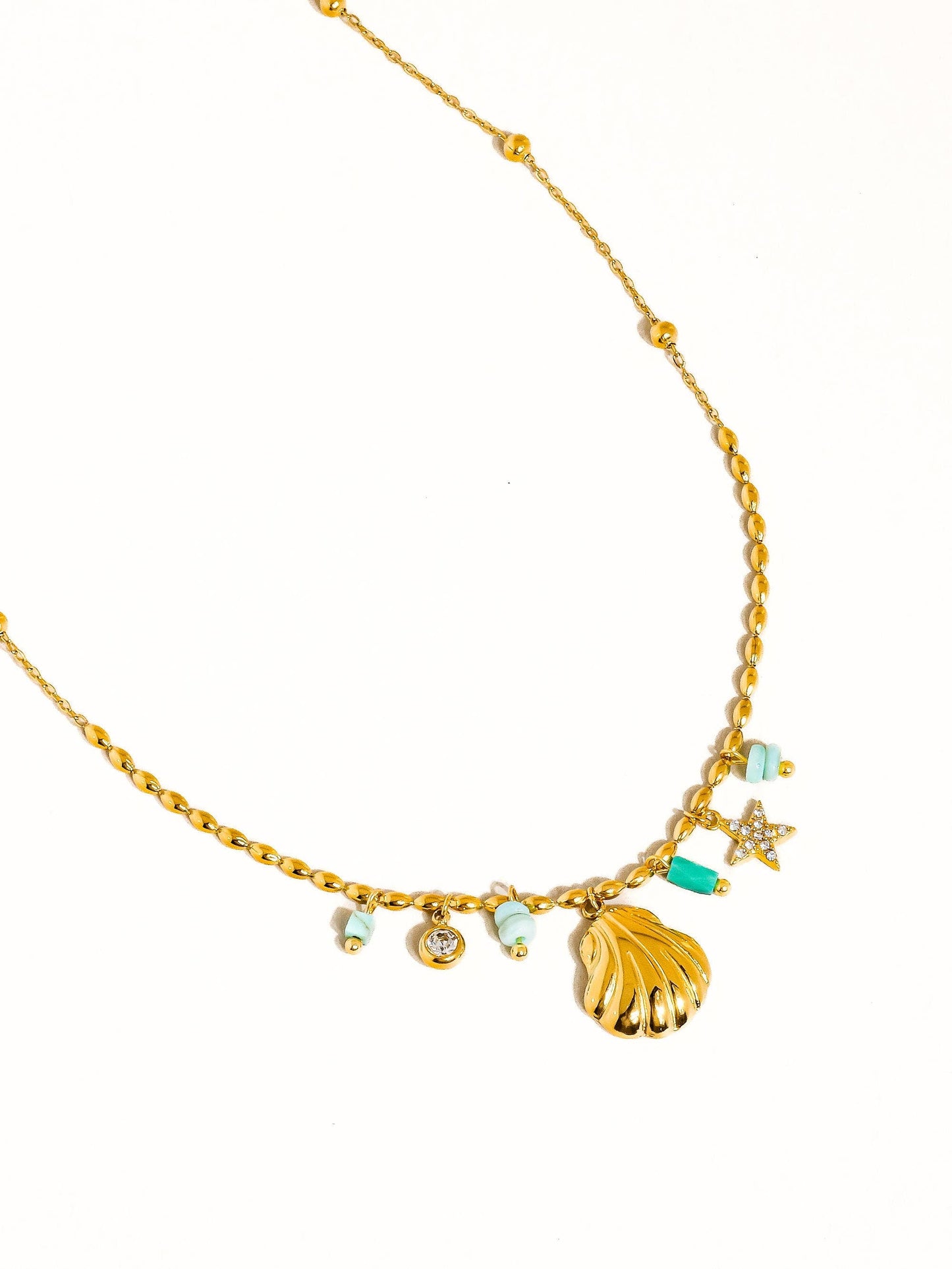 Sumner 18K Non-Tarnish Shell and Star Necklace Flânerie by MAIQ
