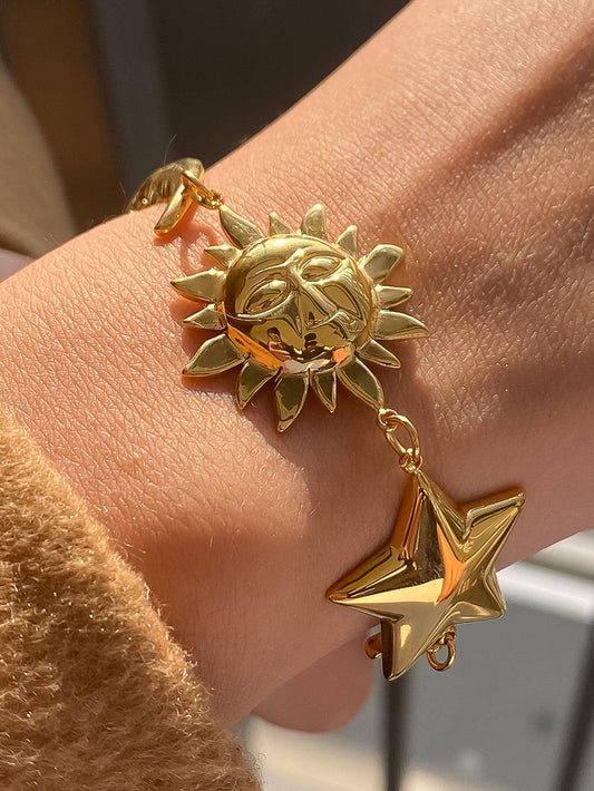 Goldie 18K Gold Non-Tarnish Bold Star and Moon Bracelet Flânerie by MAIQ