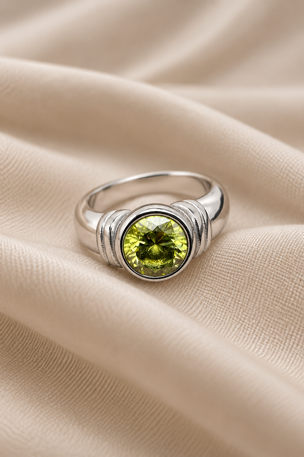The Olive Signet Ring Mio Queena