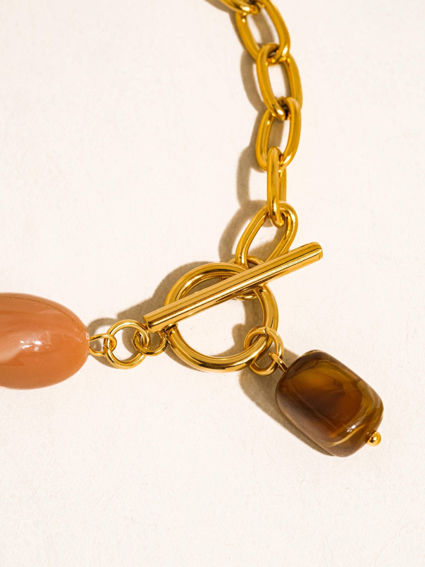 Kenlie 18K Gold Non-Tarnish Agate Charm Bracelet Flânerie by MAIQ