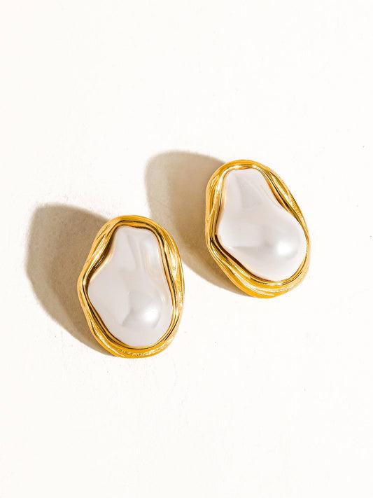 Yasmin 18K Gold Non-Tarnish Classic Pearl Round Earring Flânerie by MAIQ