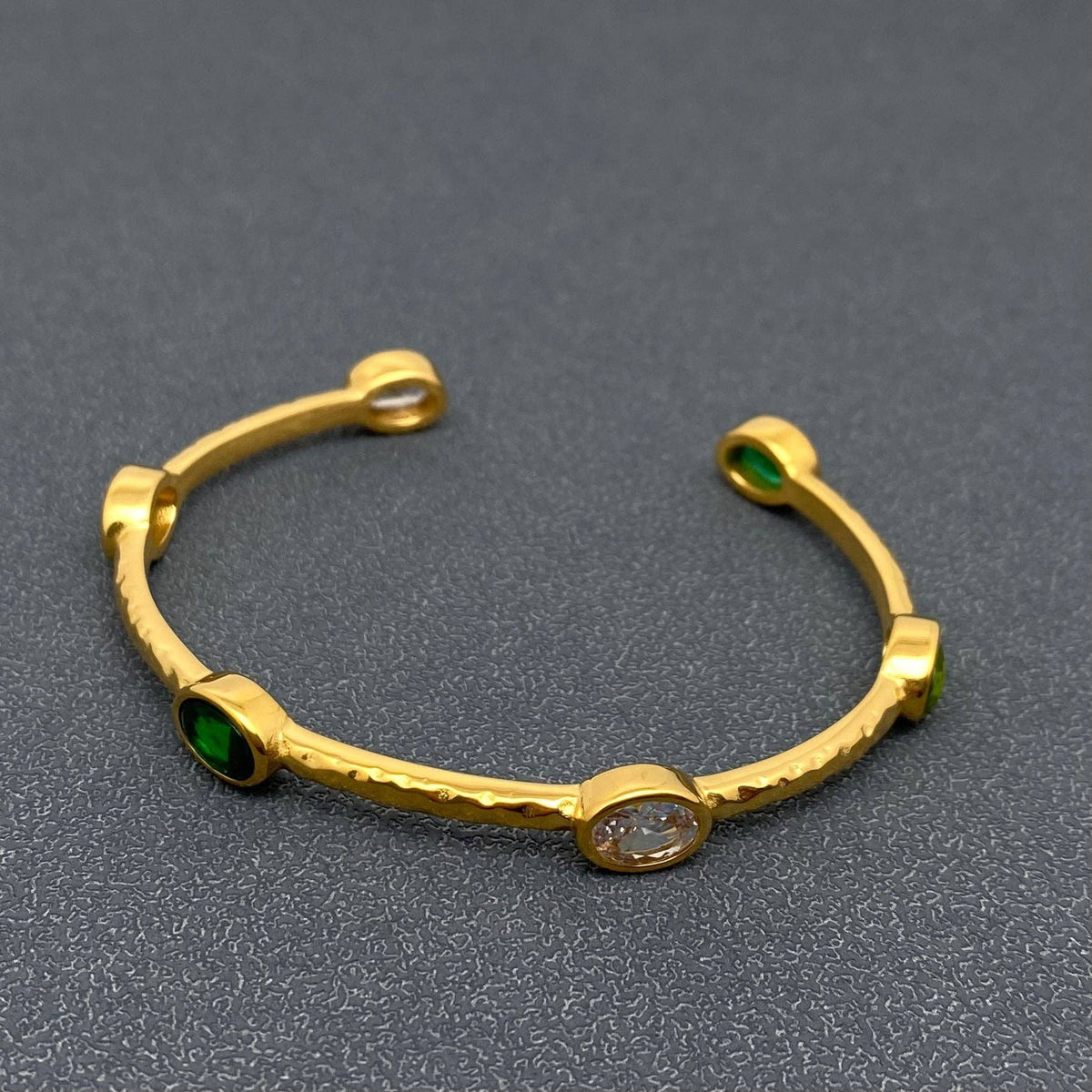 18K Gold Zircon Bangle Mio Queena