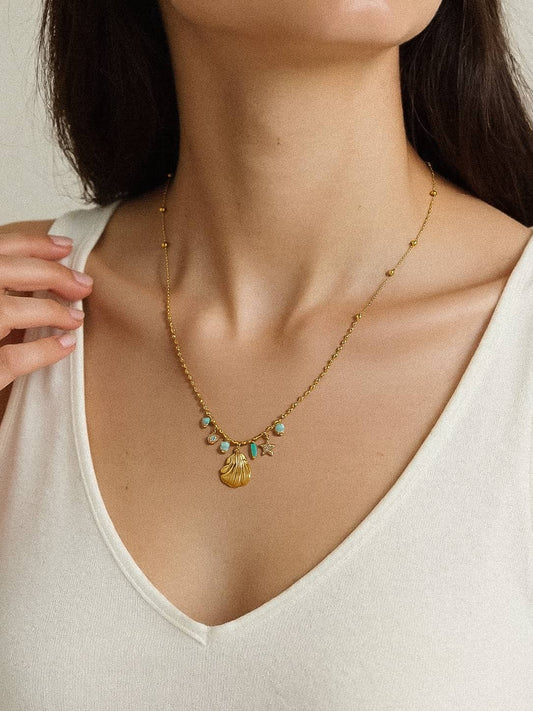 Sumner 18K Non-Tarnish Shell and Star Necklace Flânerie by MAIQ