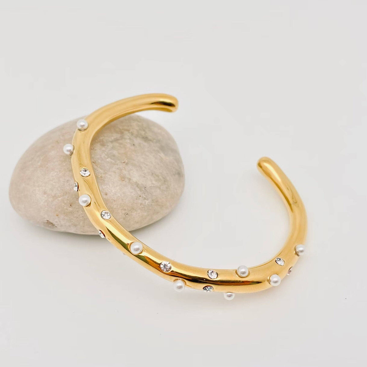 Zircon Pearl 18K Gold Plated Stainless Steel Bangle - FGS Mio Queena