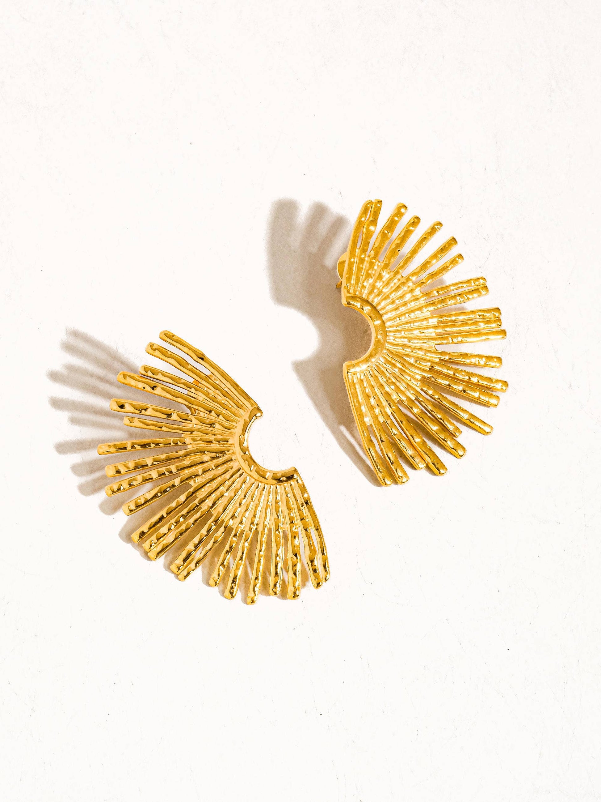 Bisous 18K Gold Non-Tarnish Sunburst Earring Flânerie by MAIQ