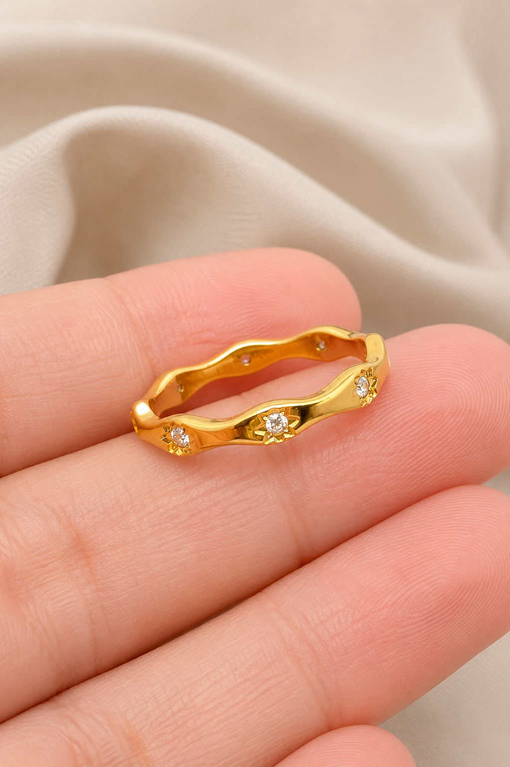 Stars Wave Ring Mio Queena