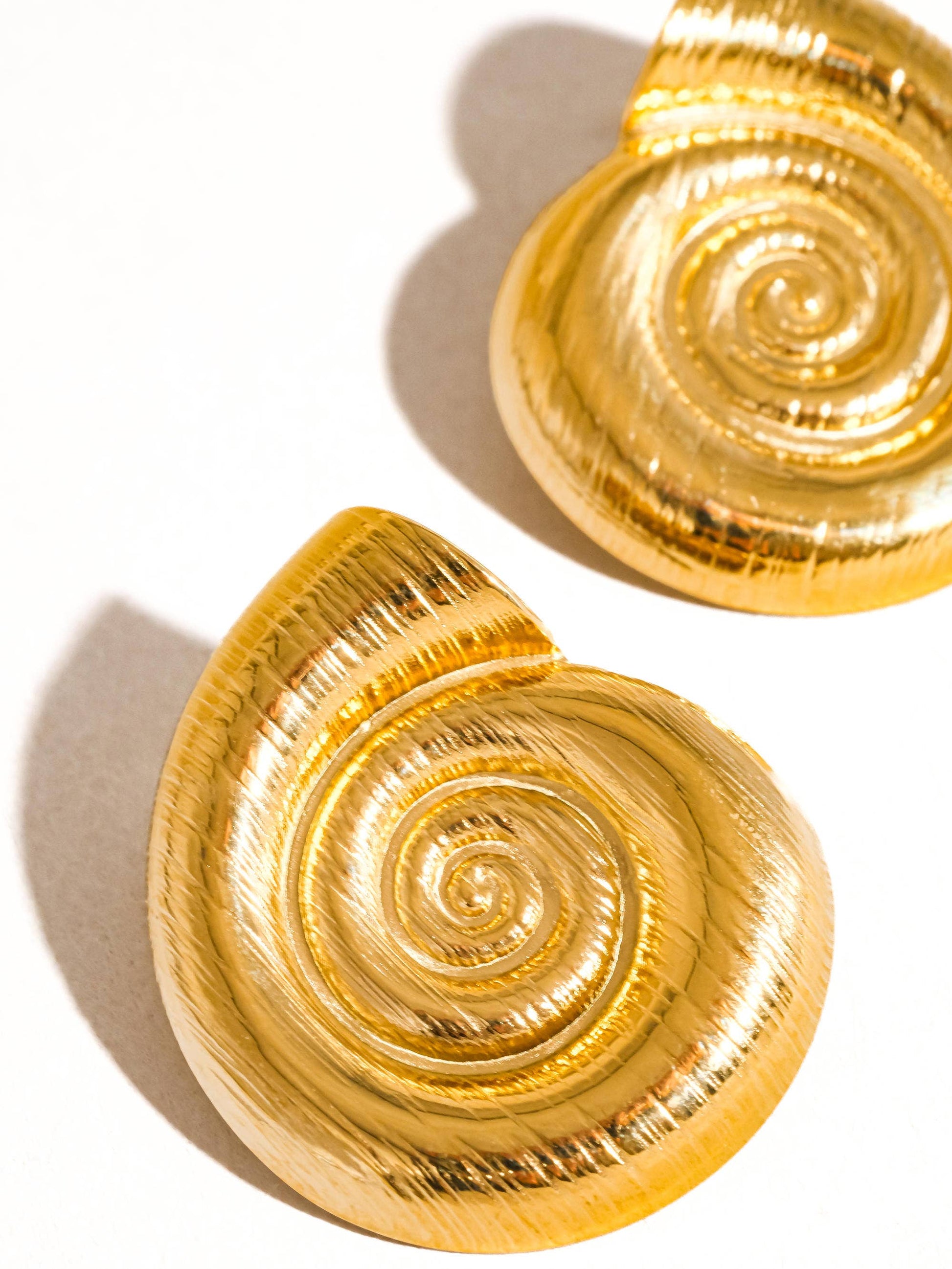 Coraline 18K Gold Non-Tarnish Large Seashell Stud Flânerie by MAIQ