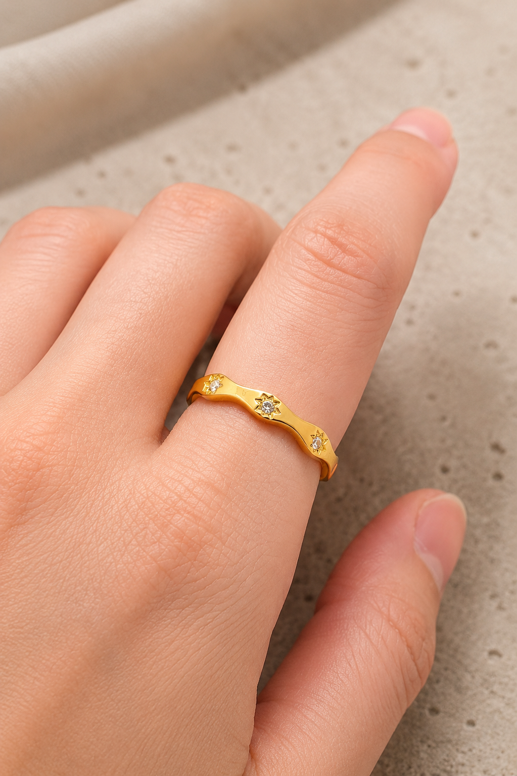 Stars Wave Ring Mio Queena