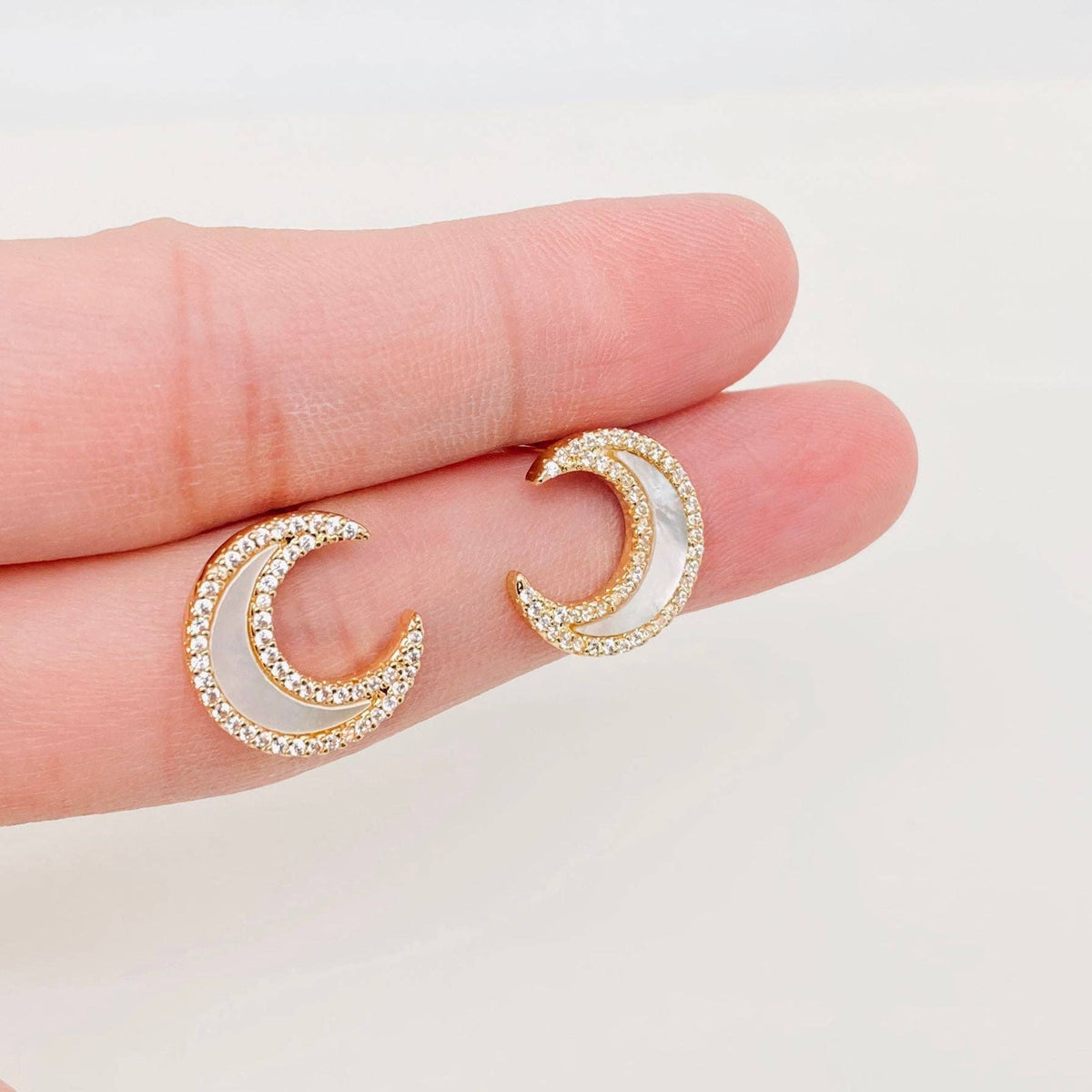 Sparkling Cubic Zirconia Shell Moon Ear Studs - MS Mio Queena