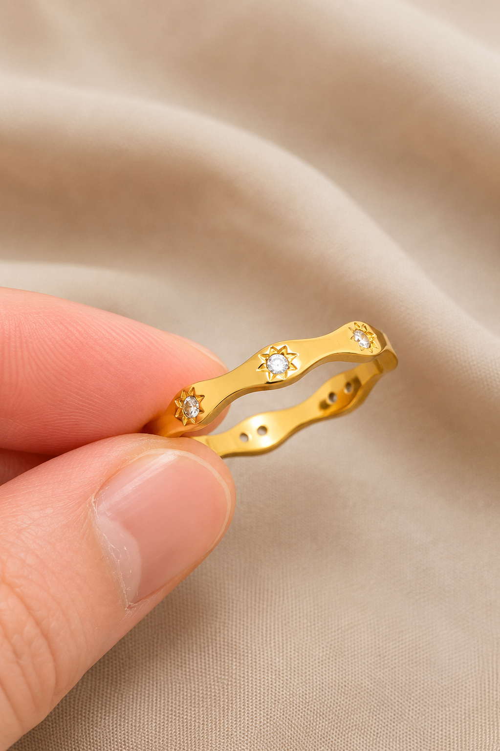 Stars Wave Ring Mio Queena