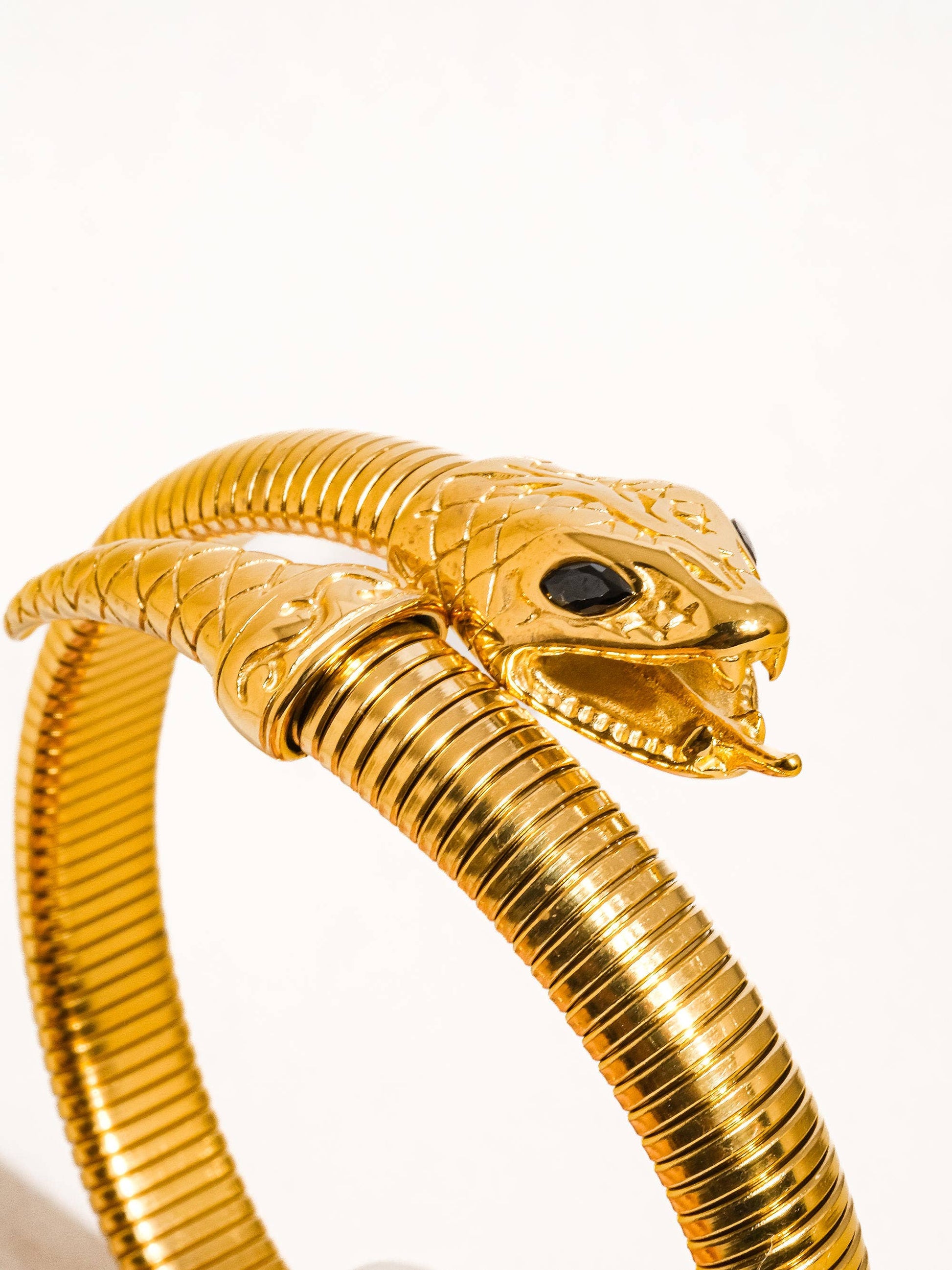 Paix 18K Gold Non-Tarnish Serpent Bangle Flânerie by MAIQ