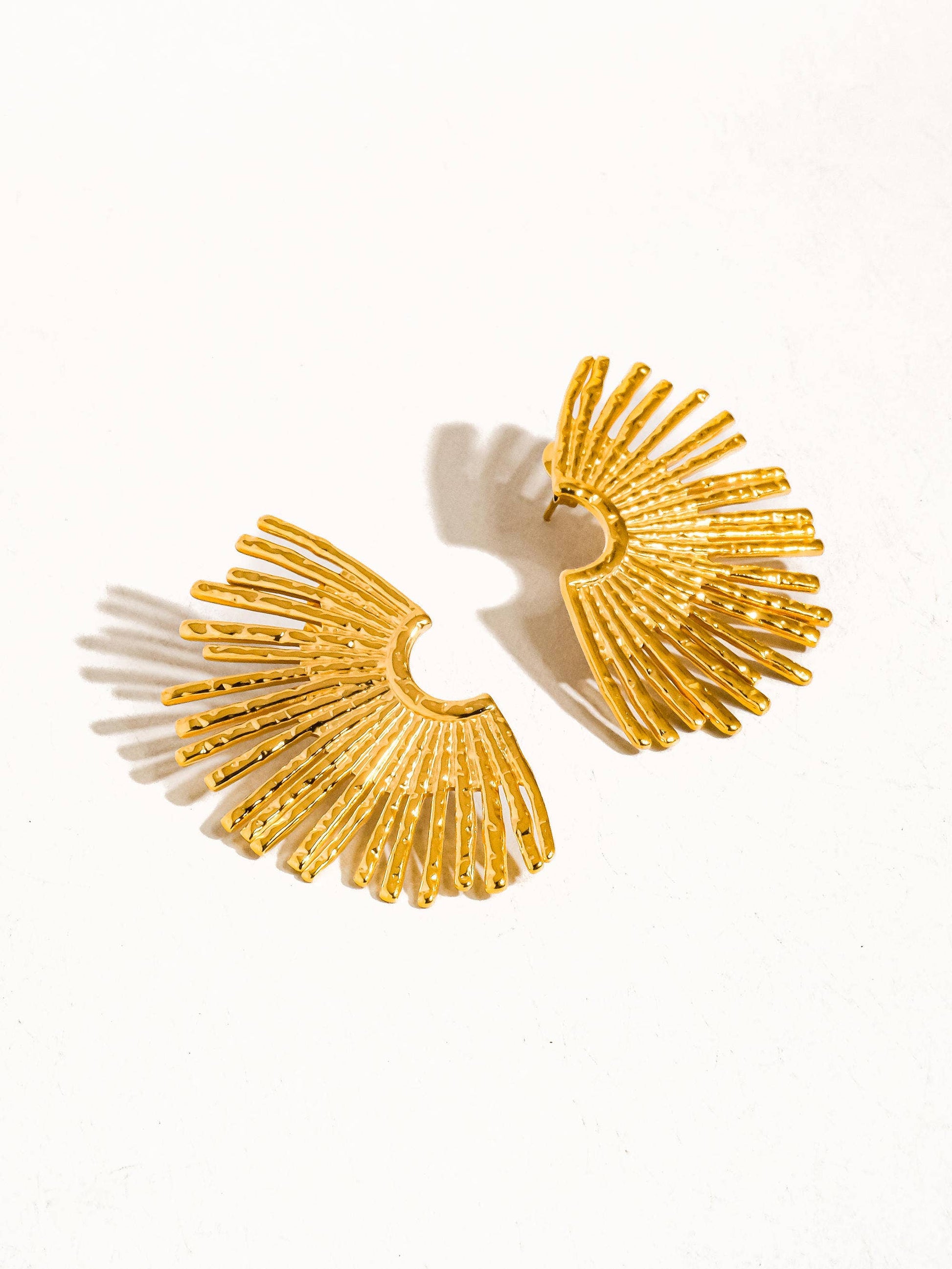 Bisous 18K Gold Non-Tarnish Sunburst Earring Flânerie by MAIQ