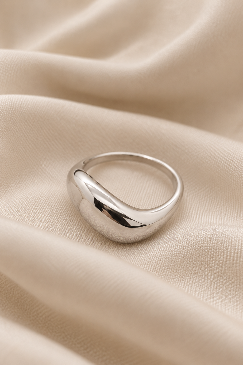 Glossy Wave Silver Ring Mio Queena